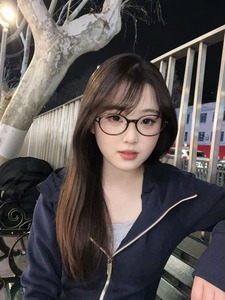 研三 王子琼
Zi-Qiong Wang